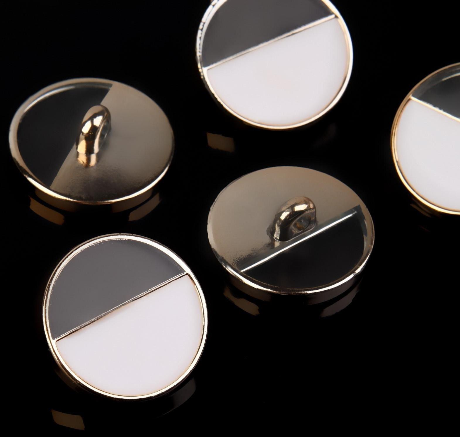 Набор пластиковых пуговиц на ножке, d = 25 мм, 5 шт, цвет белый