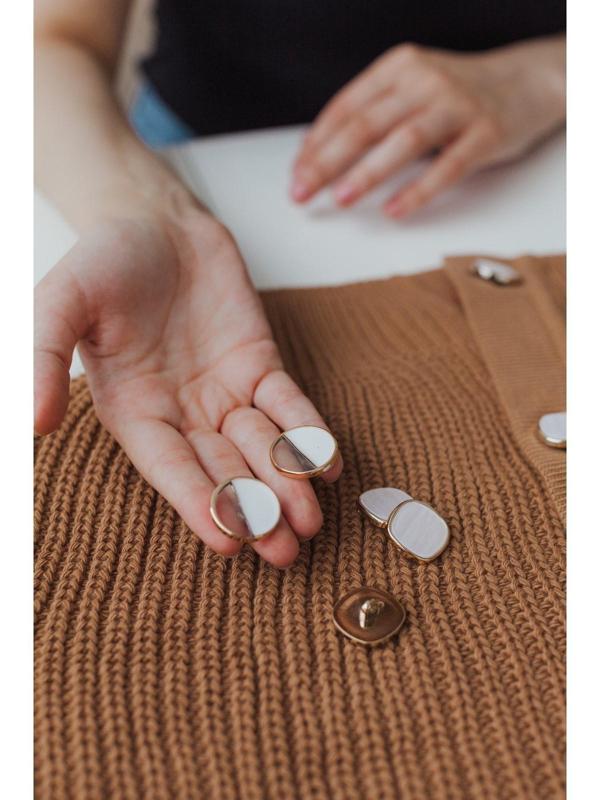 Набор пластиковых пуговиц на ножке, d = 25 мм, 5 шт, цвет белый