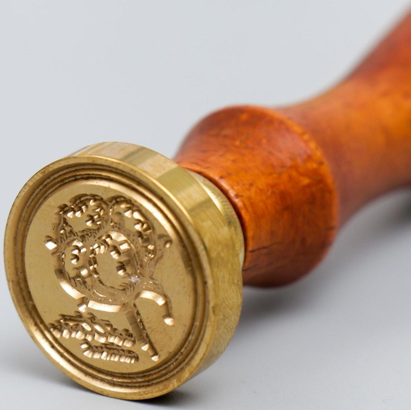 Печать для сургуча с деревянной ручкой 