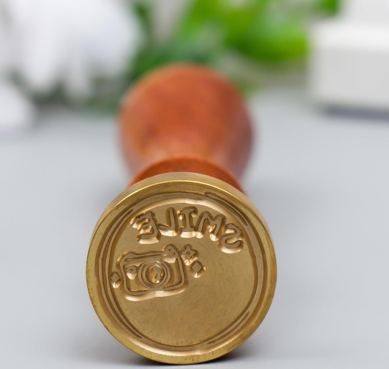 Печать для сургуча с деревянной ручкой 