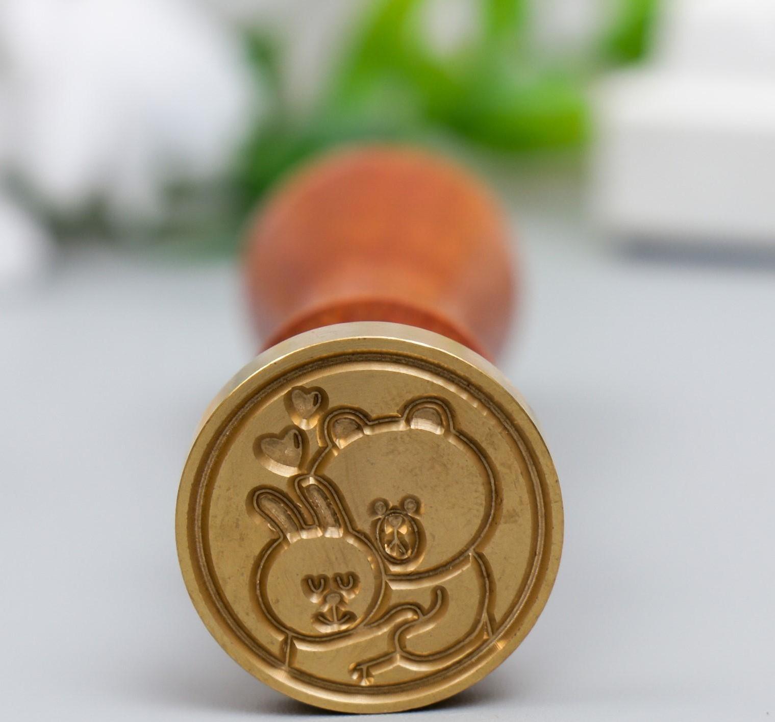 Печать для сургуча с деревянной ручкой 