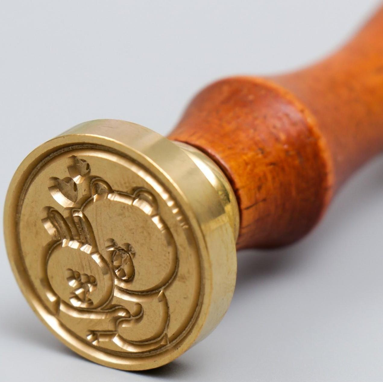 Печать для сургуча с деревянной ручкой 