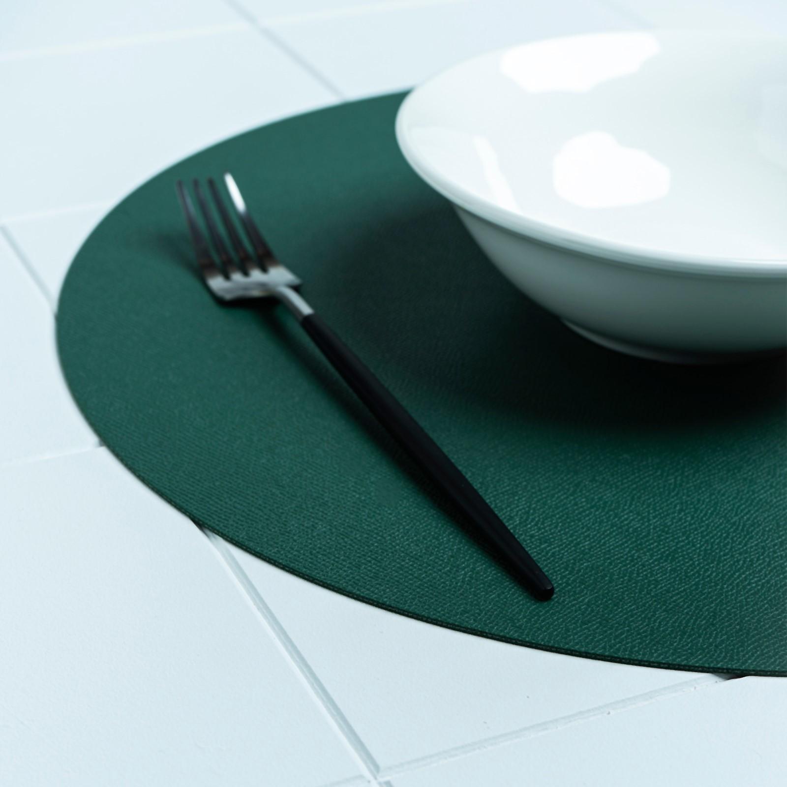 Салфетка сервировочная на стол «Тэм», d=35 см, цвет зелёный