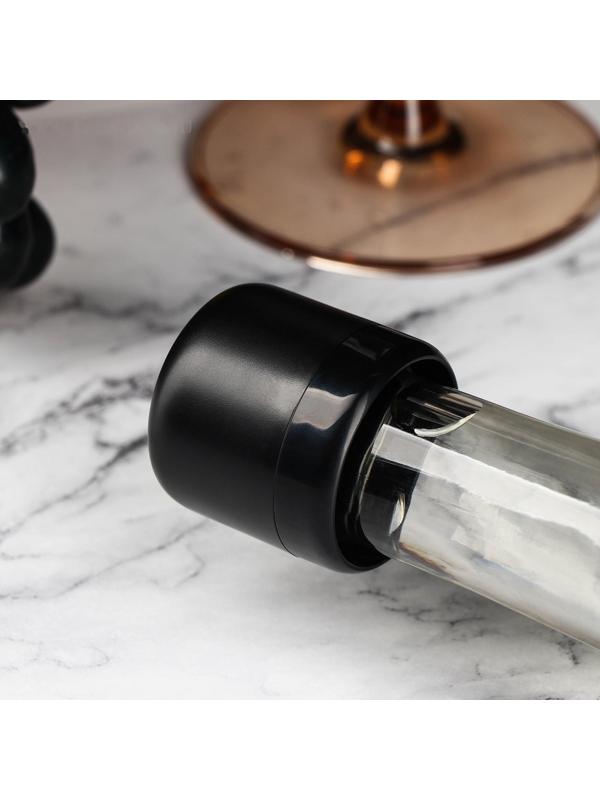 Пробка вакуумная для вина «Блеки», 5×5×6 см, цвет чёрный