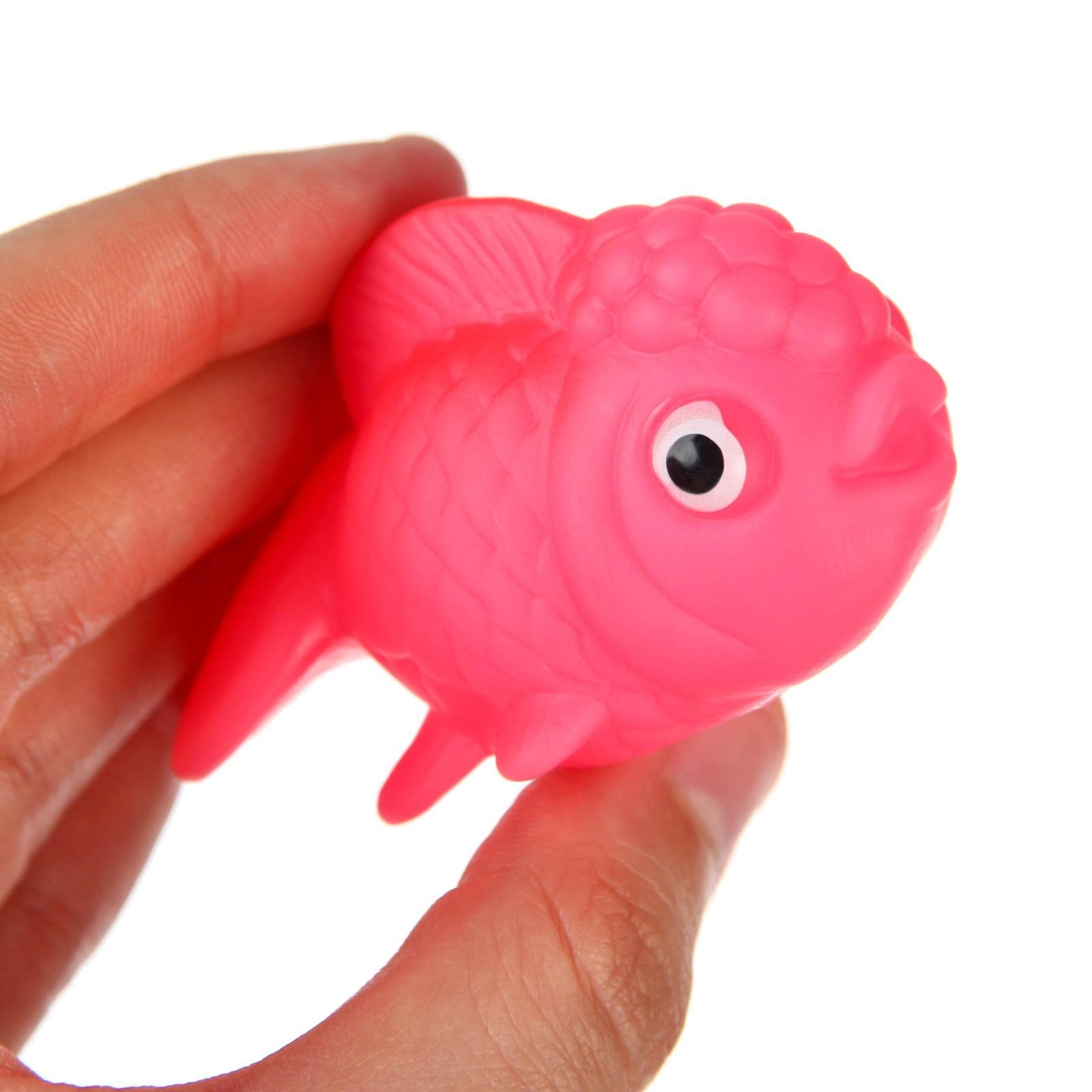 Набор игрушек для игры в ванне «На острове», с пищалкой, 8 шт