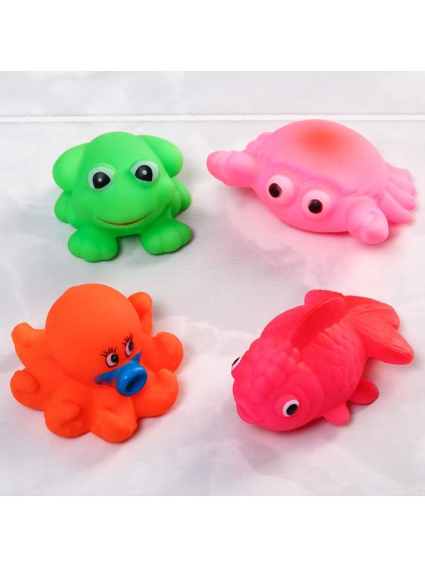 Набор игрушек для игры в ванне «На острове», с пищалкой, 8 шт