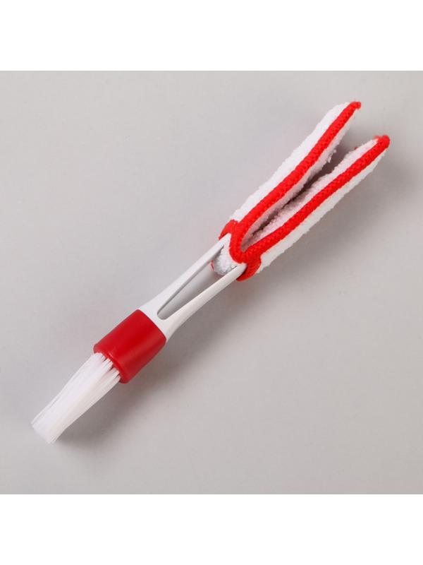 Щетка для чистки труднодоступных мест в салоне авто, 16 см, бело-красный