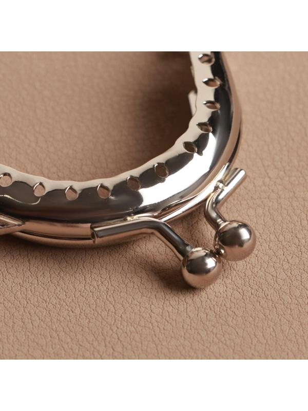 Фермуар пришивной «Полукруг», с кольцом, 5,3 × 4,5 см, цвет серебряный