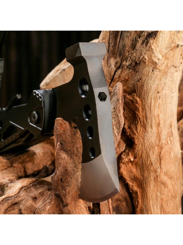 Мультитул с плоскогубцами и топором