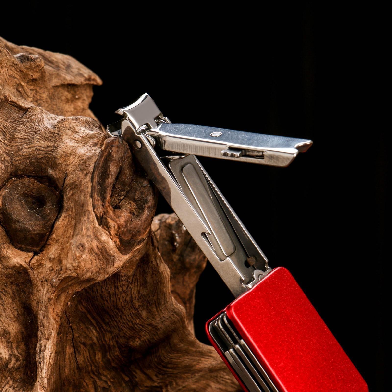 Нож многофункциональный 