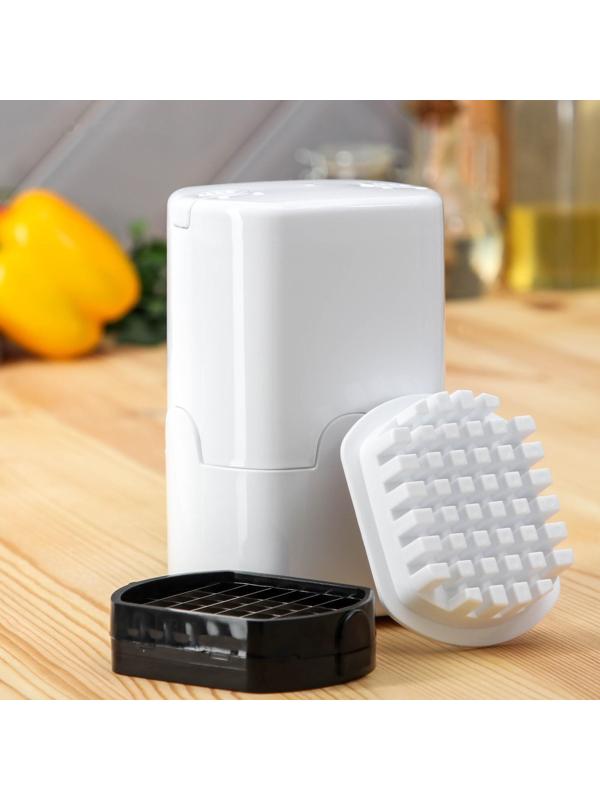 Слайсер для картофеля Magistro Vegan pro, 2 насадки и пушер, 10×8×14,5 см, цвет чёрно-белый