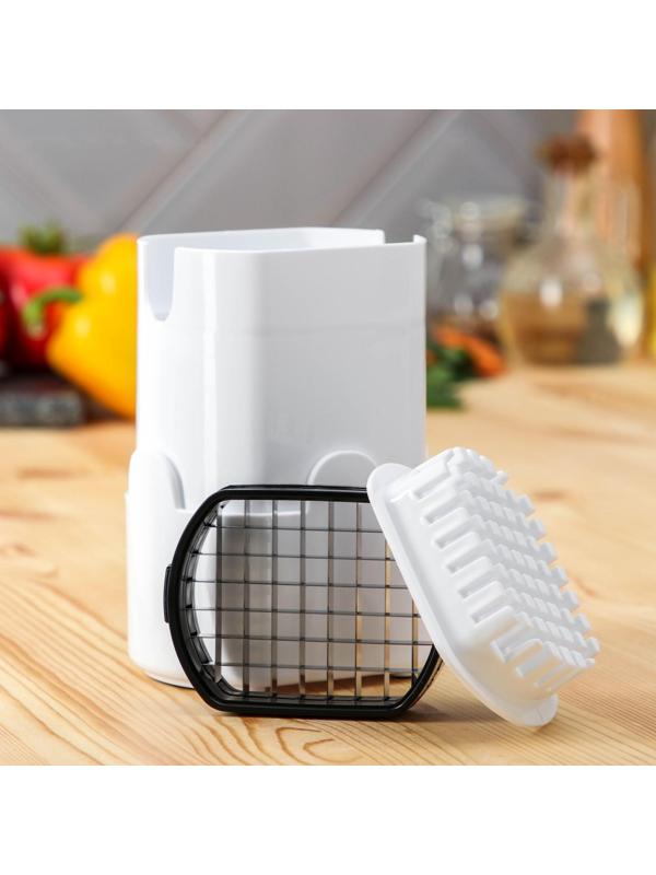 Слайсер для картофеля Magistro Vegan pro, 2 насадки и пушер, 10×8×14,5 см, цвет чёрно-белый