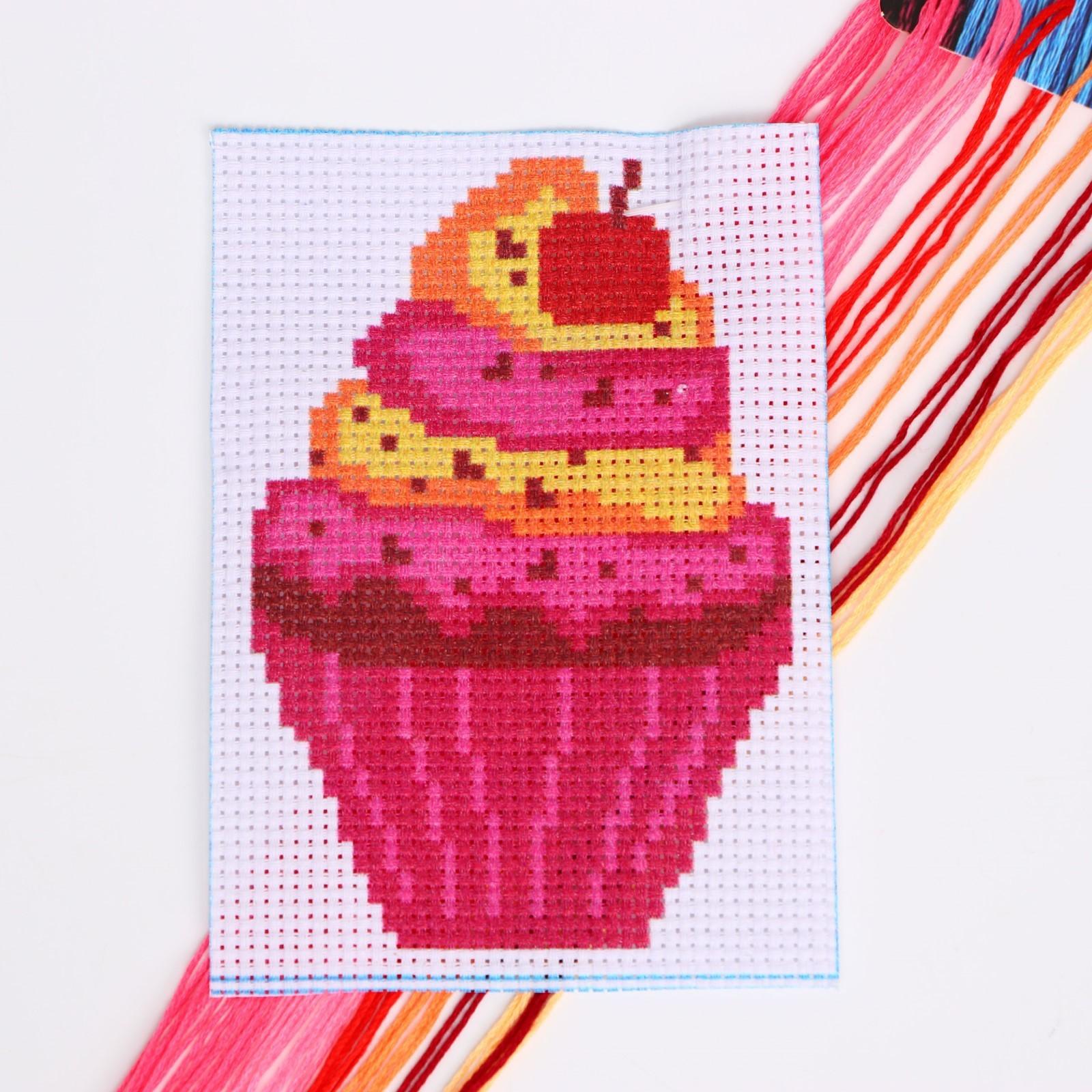 Вышивка крестиком «Капкейк», 14х10 см