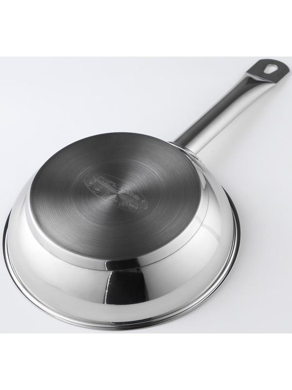 Сковорода «Общепит», d=22 см, толщина корпуса 0,6 мм, дно 3,5 мм, с теплораспределительным слоем, индукция, цвет хромированный