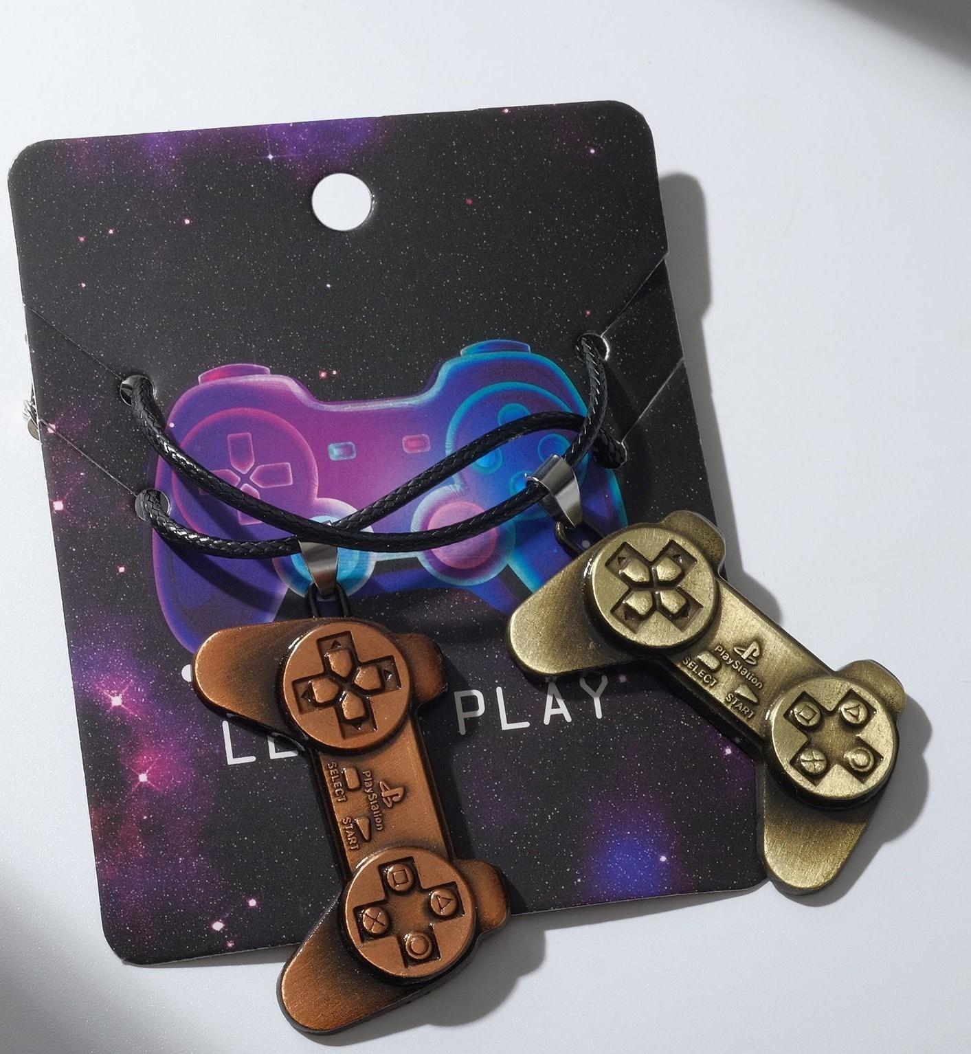 Кулоны на шнурке 