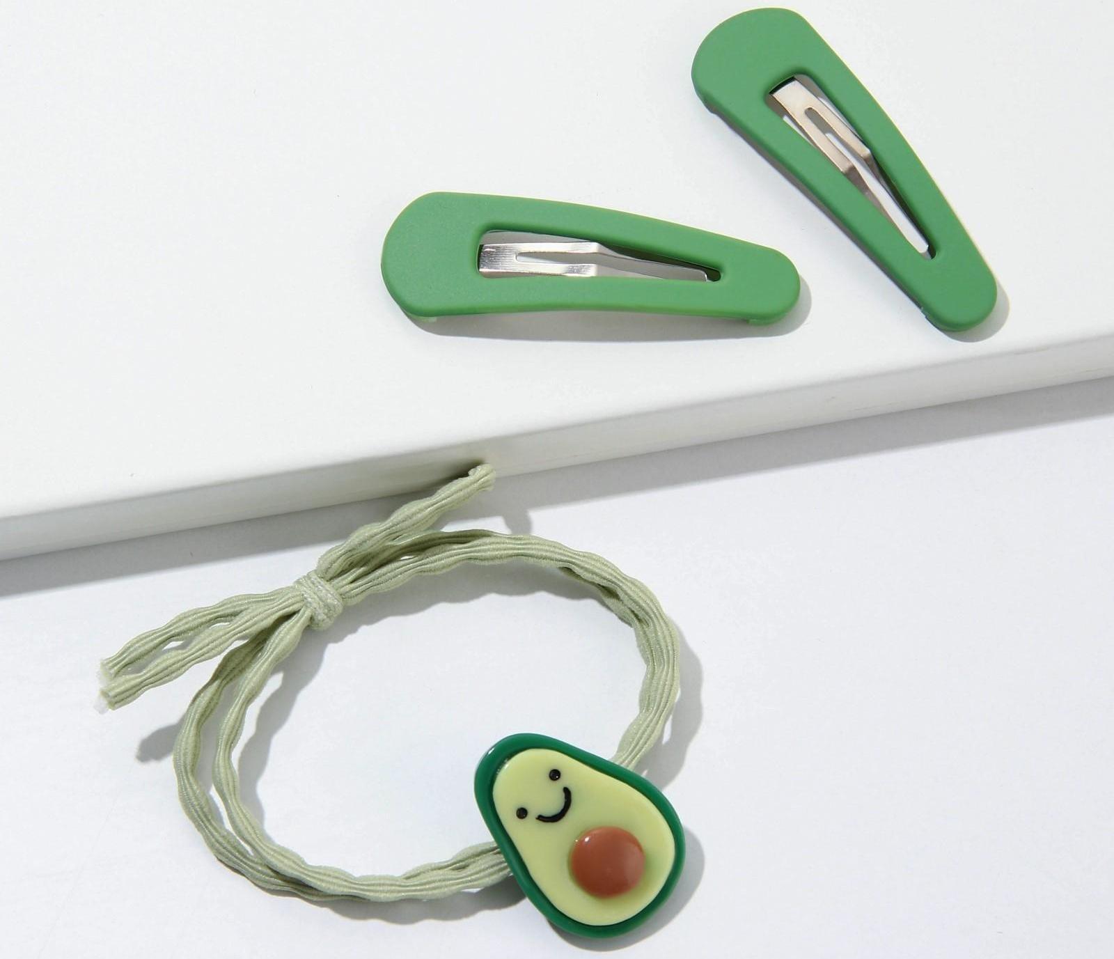 Резинка и заколки для волос 