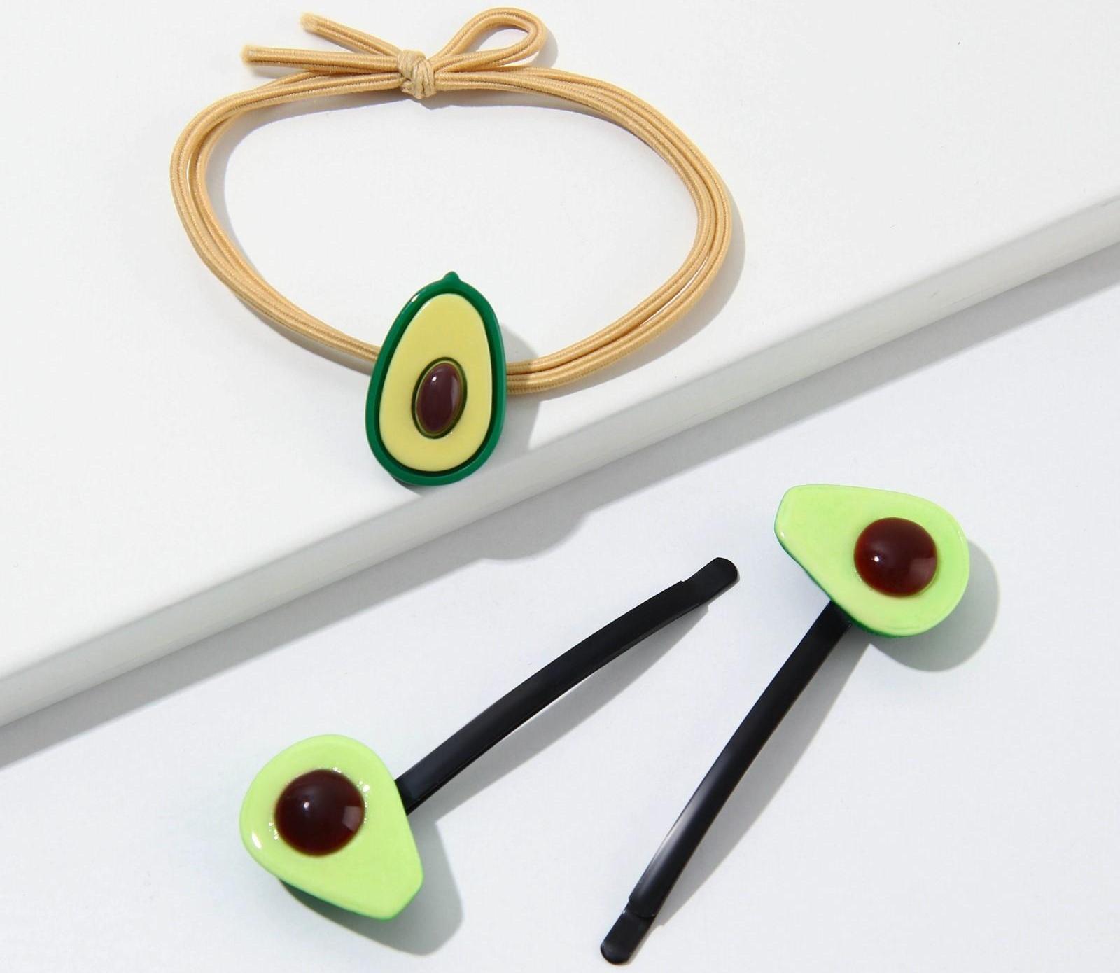 Резинка и заколки для волос 