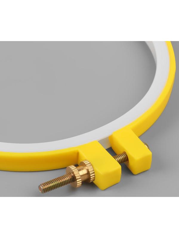 Пяльцы для вышивания, d = 10,5 см, цвет МИКС