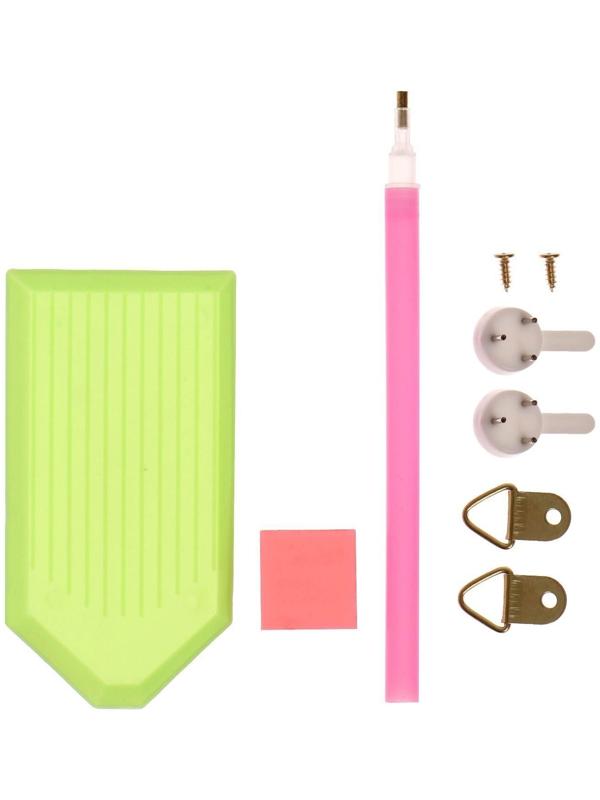 Алмазная мозаика на подрамнике с полным заполнением «Девушка с цветами», 30х40см