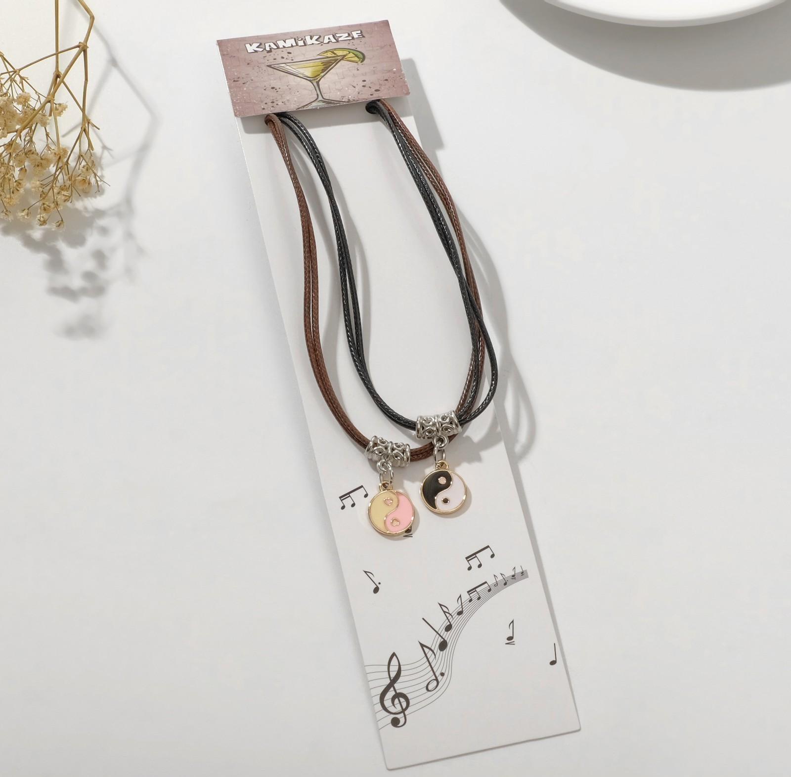 Кулоны на шнурке 