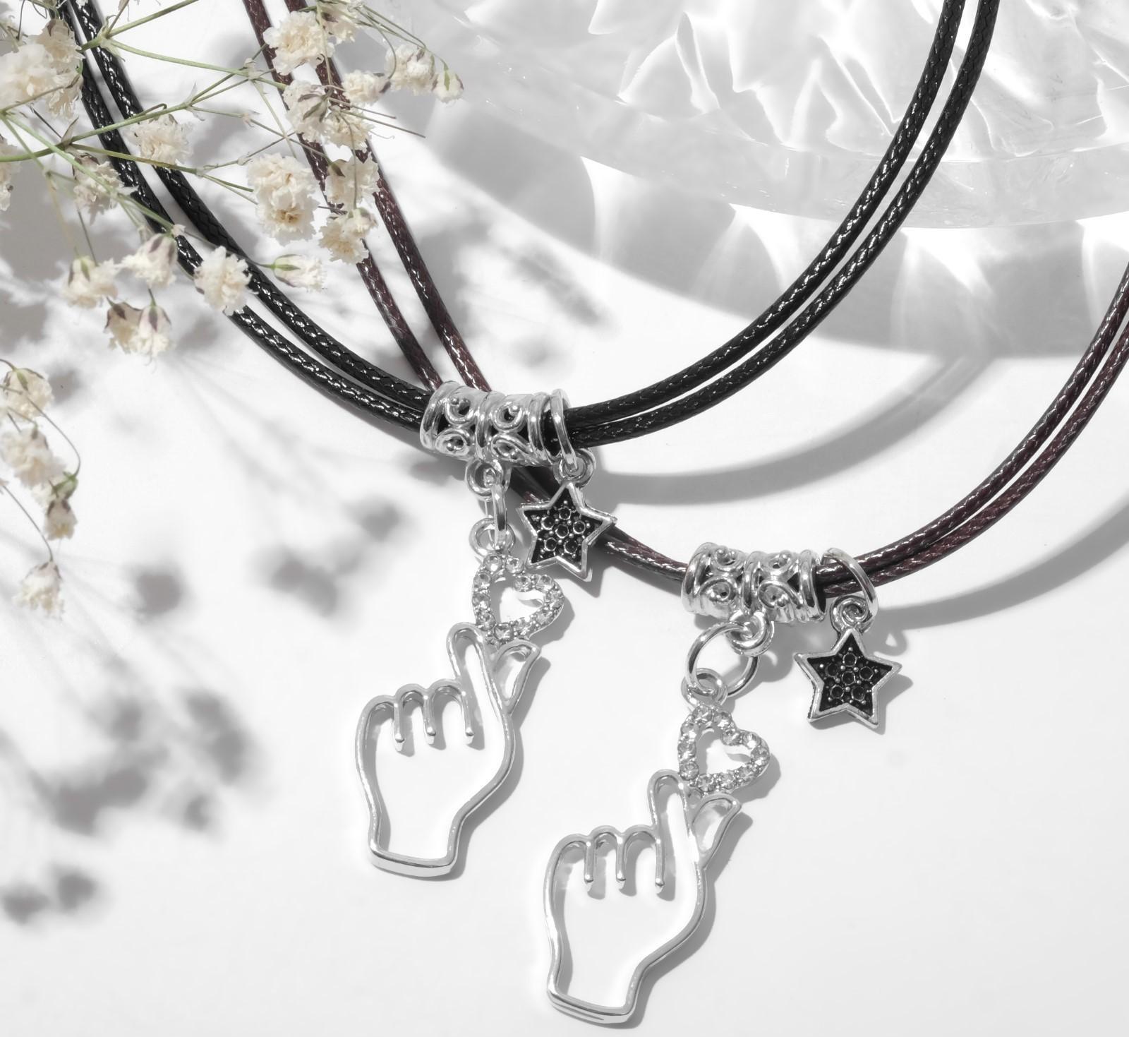 Кулоны на шнурке 