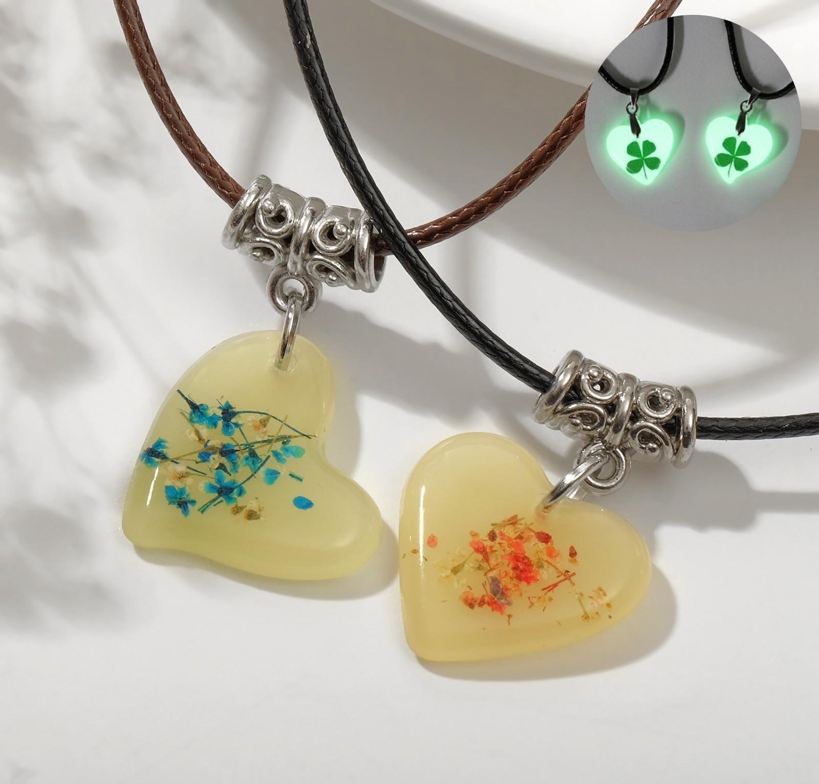 Кулоны на шнурке 