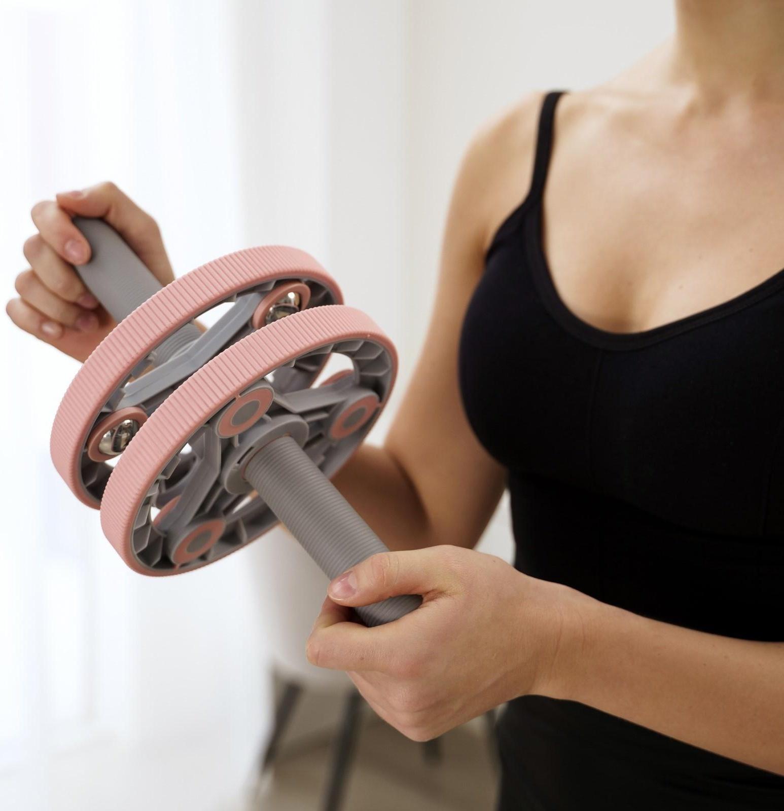 Набор для фитнеса: ролик, упор для пресса, эспандер грудной, цвет розовый