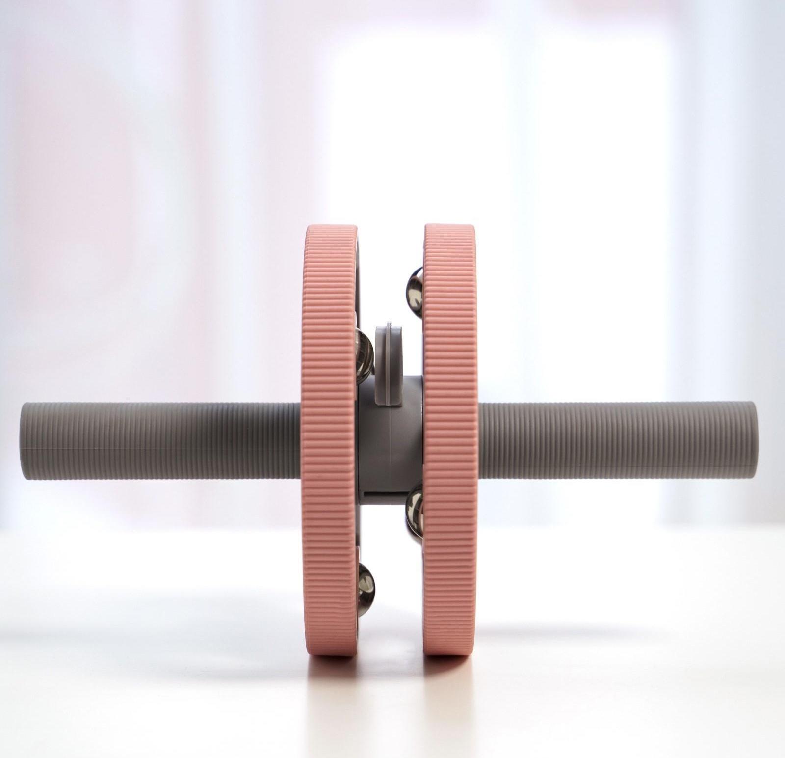 Набор для фитнеса: ролик, упор для пресса, эспандер грудной, цвет розовый