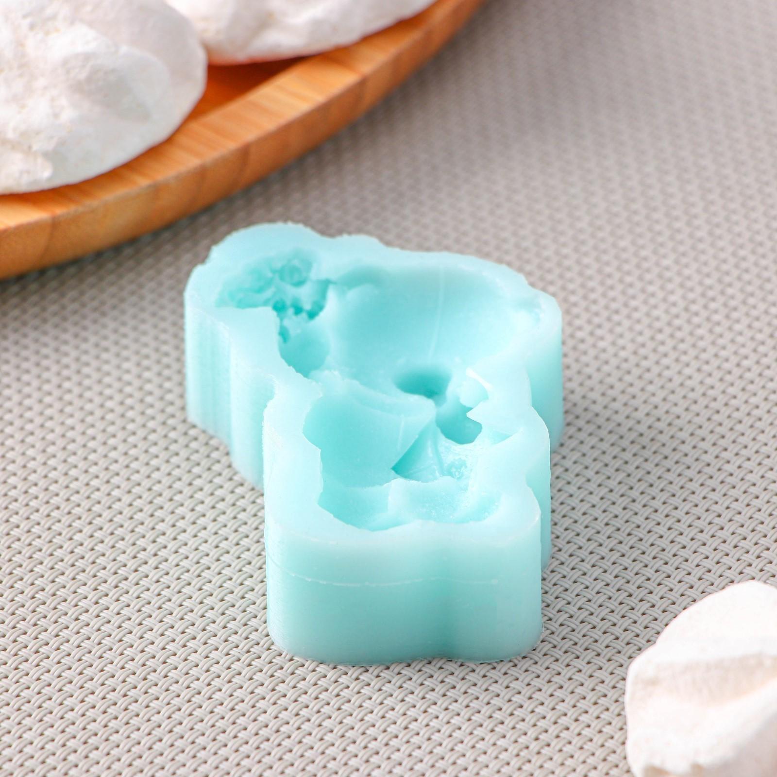 Силиконовая форма «Мишка с букетом», 6,1×4,6×1,4 см, цвет бирюзовый