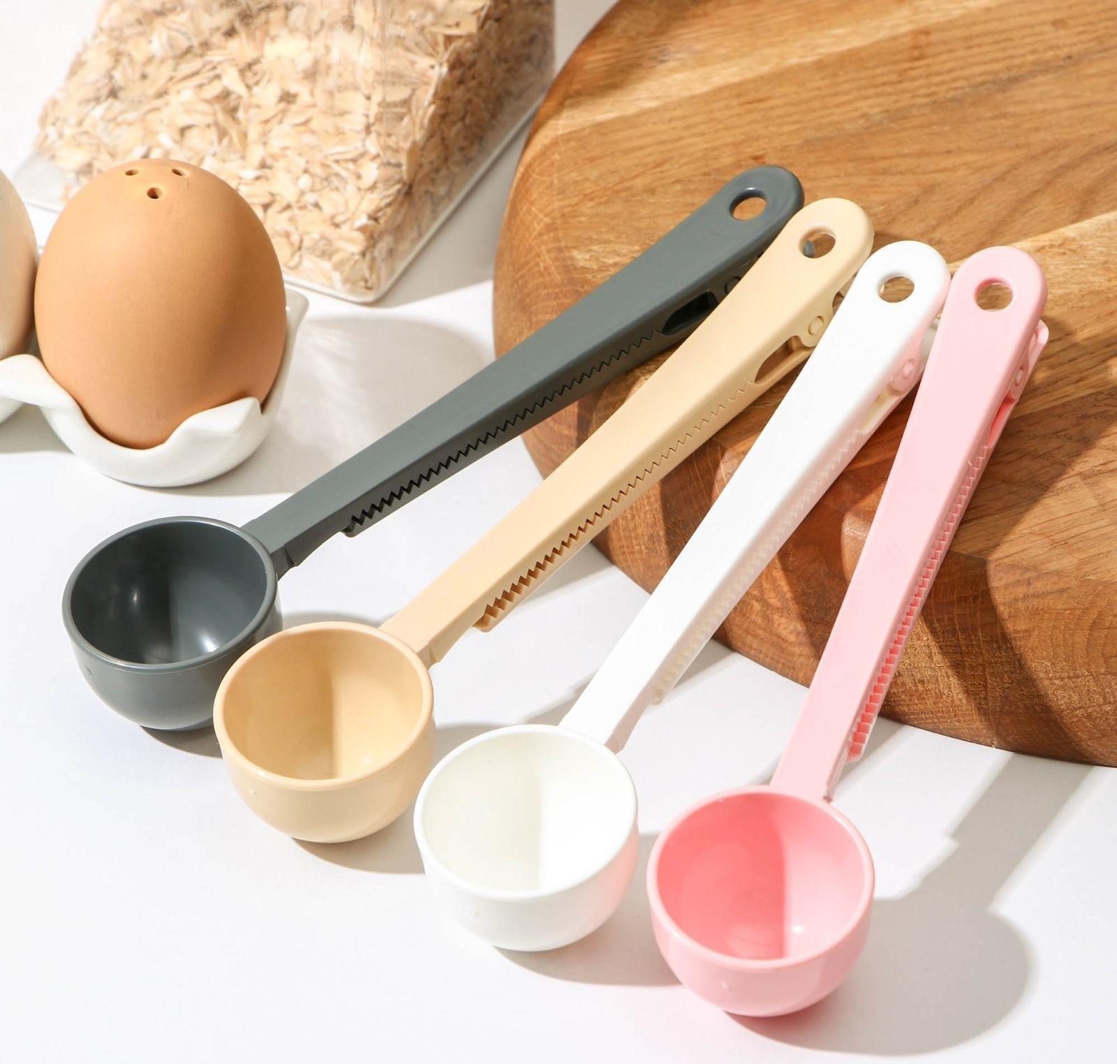 Ложка мерная с зажимом, 18×4,3×3 см, цвет МИКС