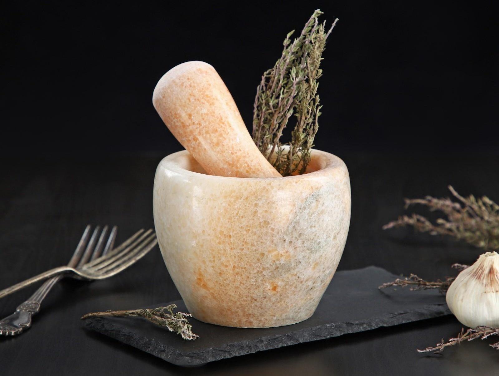 Ступка с пестиком из камня Доляна «Мрамор», 10×8 см, цвет бежевый