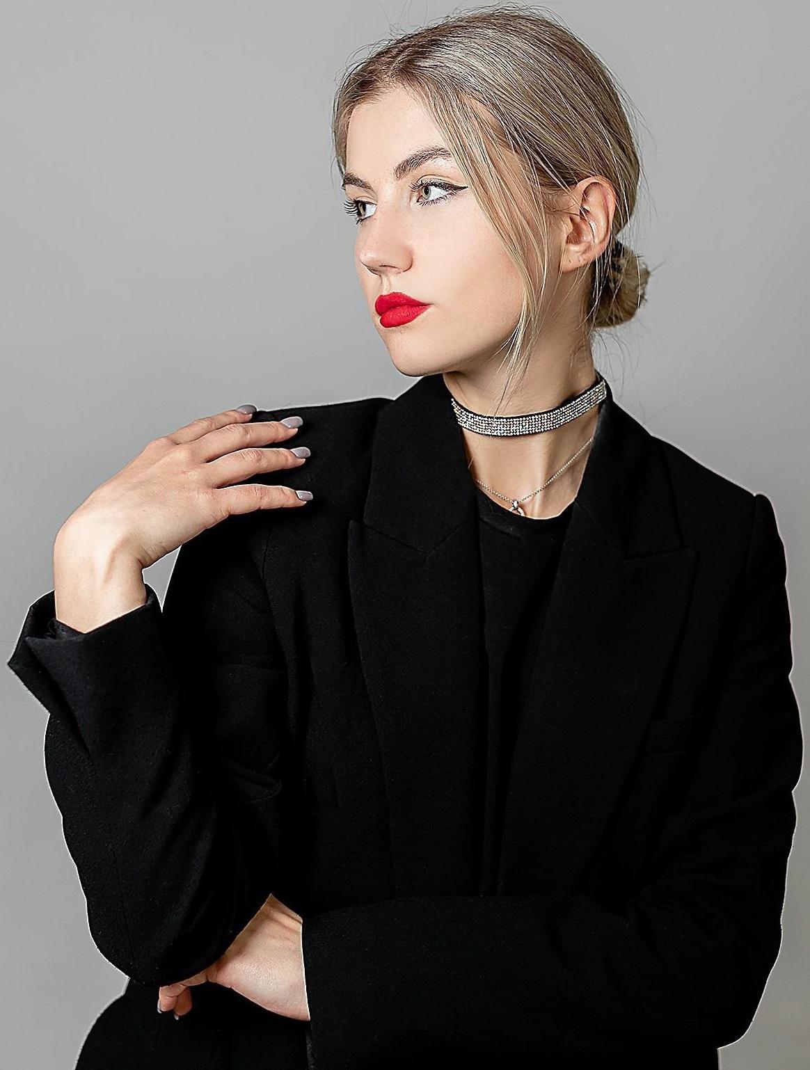 Карнавальный аксессуар- чокер со стразами