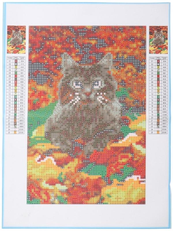 Алмазная мозаика со светящимися стразами «Котик в листьях» 20х30 см, на холсте