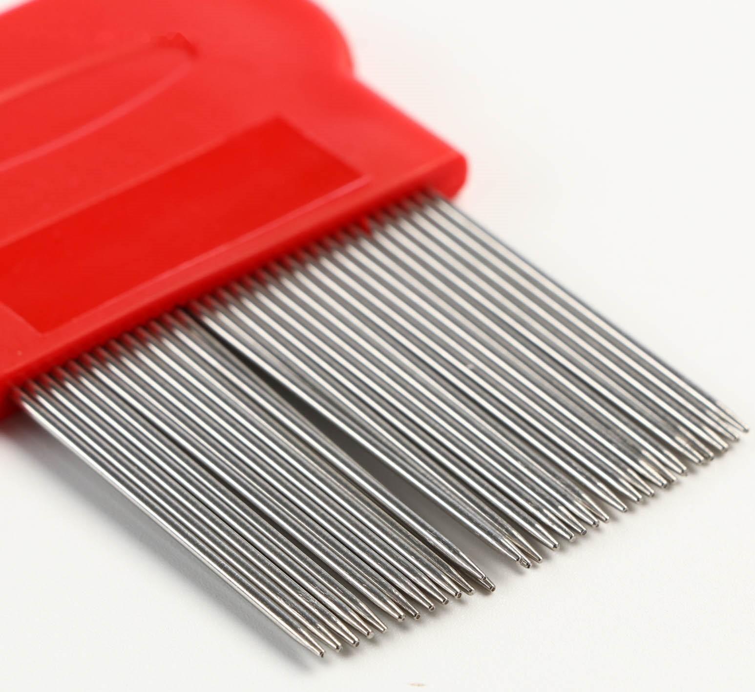 Набор из 2 расчесок-гребешков, с короткими и длинными зубьями, красный