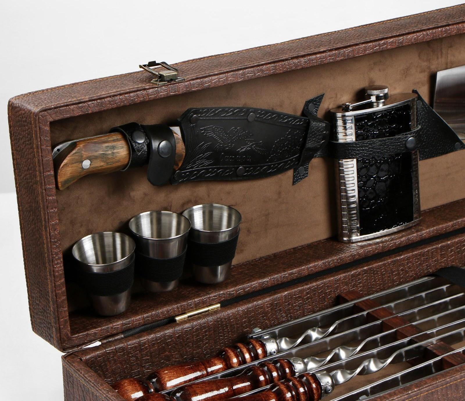 Набор шампуров в коробке из эко-кожи 