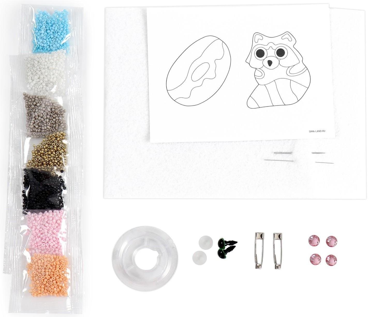 Вышивка бисером «Енотик и пончик», брошь