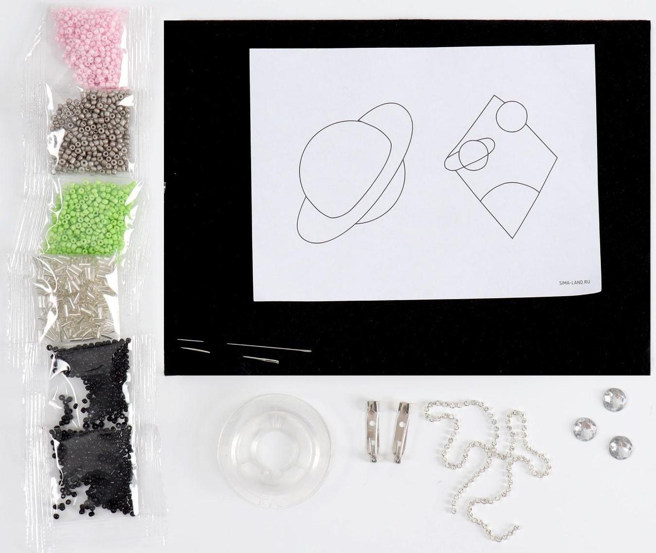 Вышивка бисером «Ромб и планета», брошь