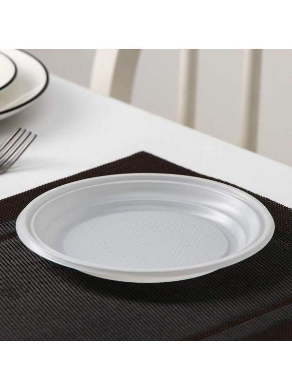 Набор одноразовой посуды на 6 персон «Летний №1», тарелки плоские, стаканчики 200 мл, вилки, бумажные салфетки, цвет белый