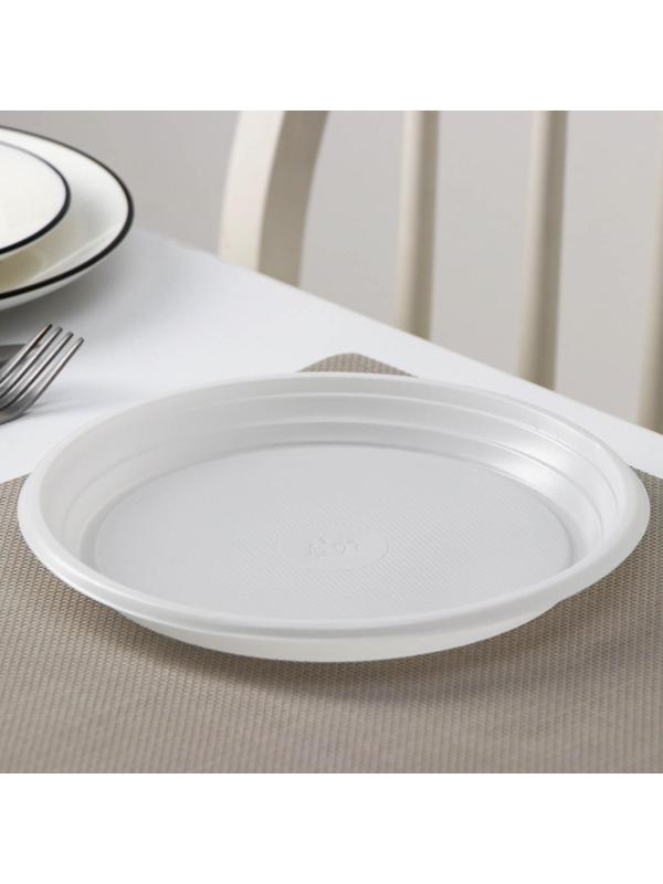 Набор одноразовой посуды на 6 персон «Чайный №2», тарелки, стаканчики 200 мл, кофейные стаканы 200 мл, вилки, чайные ложки, бумажные салфетки, цвет белый