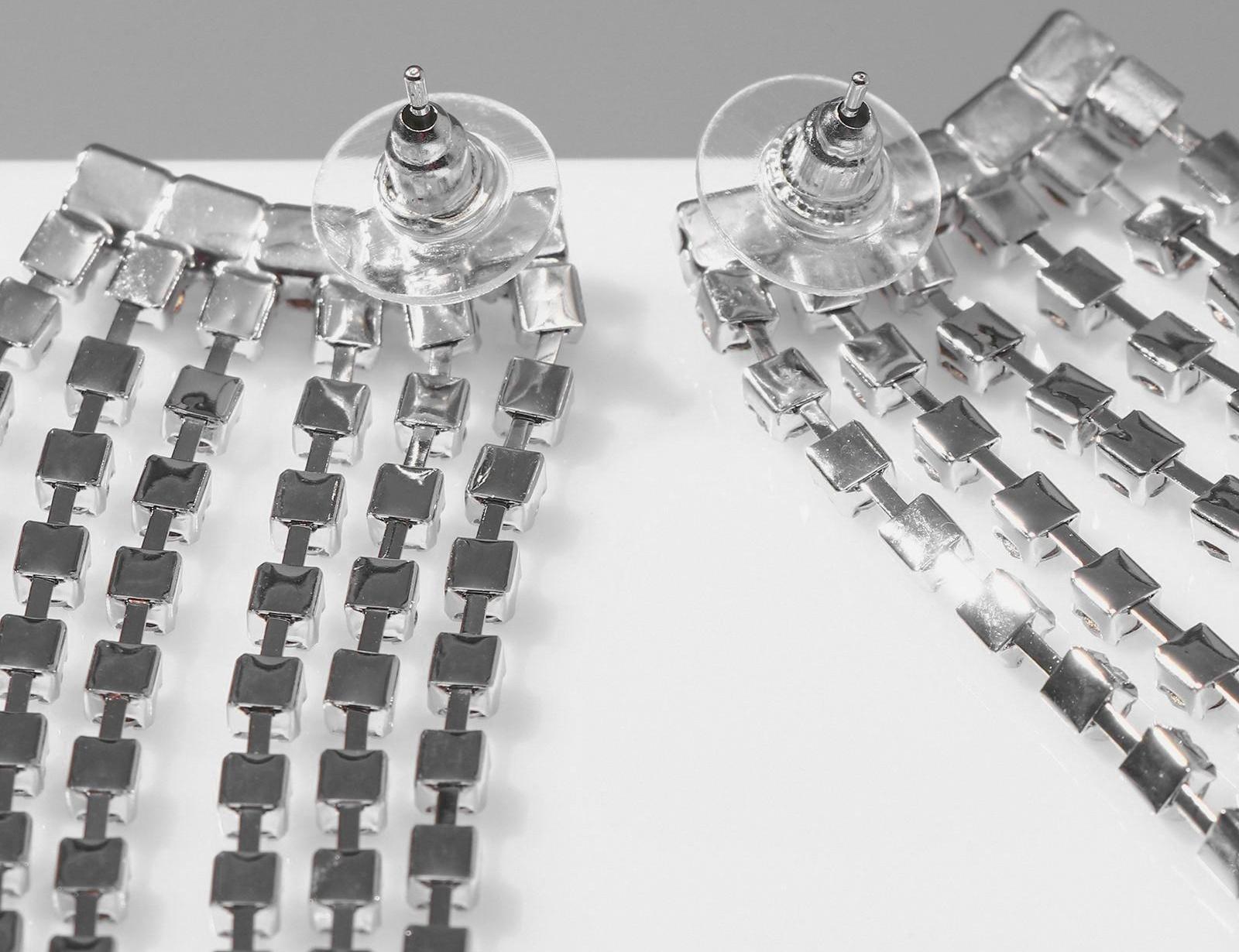 Серьги висячие со стразами 