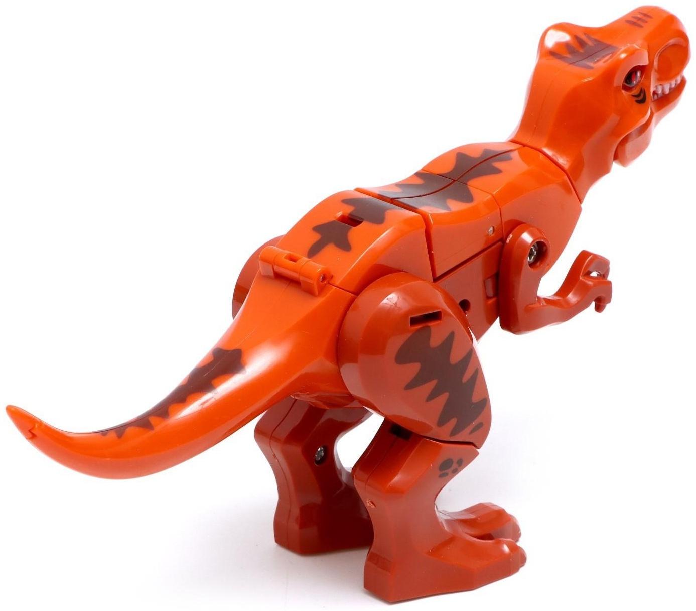 Робот «Динобот», трансформируется