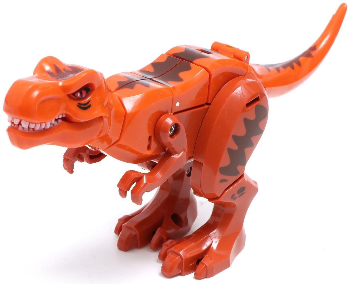 Робот «Динобот», трансформируется