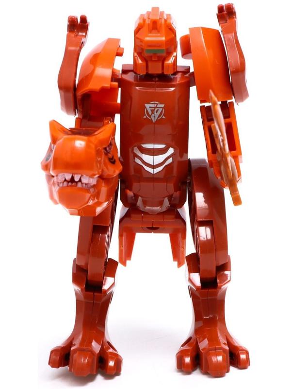 Робот «Динобот», трансформируется