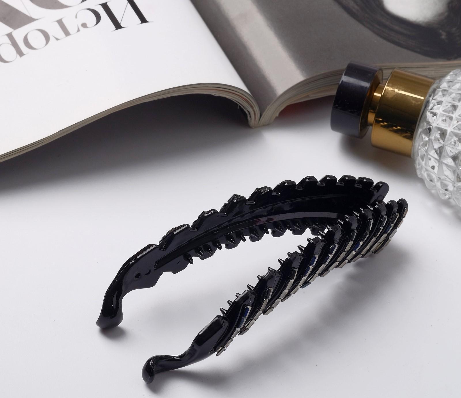 Банан для волос 