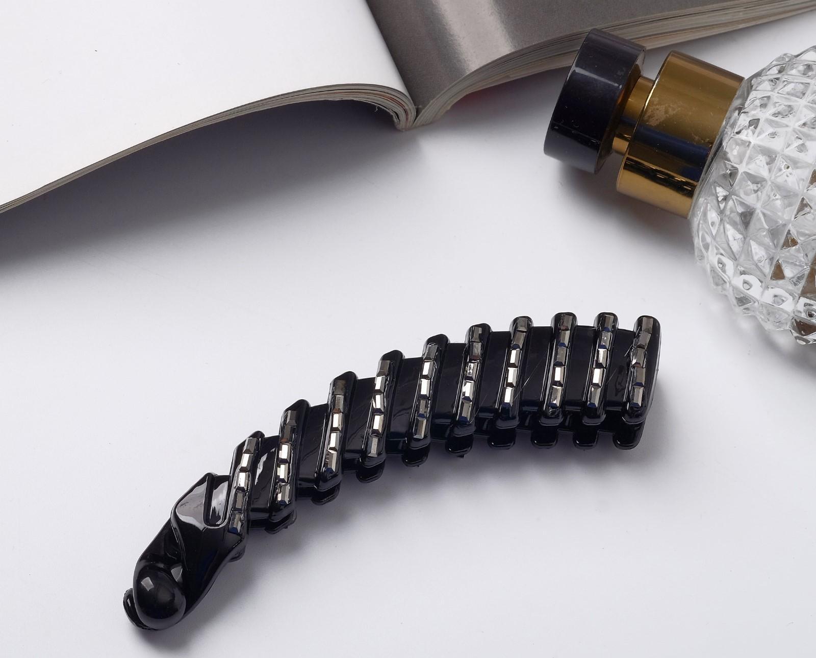 Банан для волос 