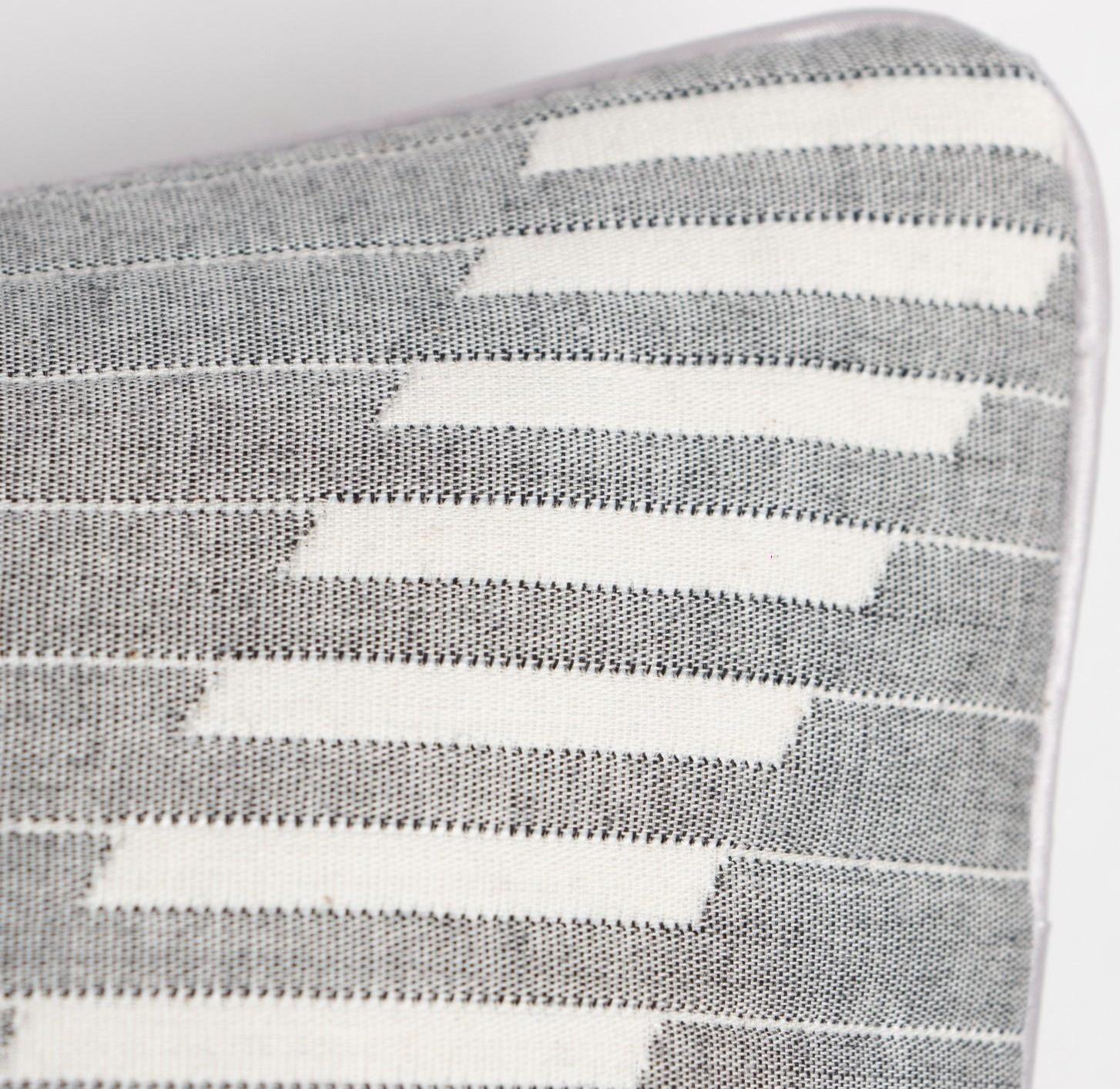 Наволочка декоративная Этель «Волны» цвет серый 40х40 см, 100% хлопок