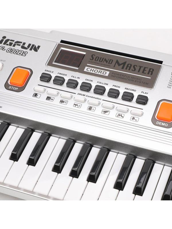 Синтезатор 61 клав., запись, микрофон., эл. пит. ААх4 не вх. в компл., в
ассорт., коробка