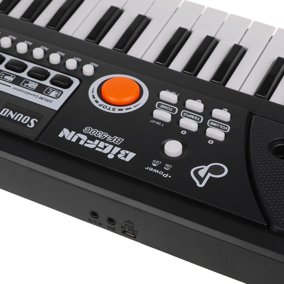 Синтезатор 49 клавиш, микрофон, шнур USB, шнур для подключения к телефону,
запись, кор.