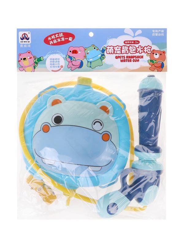 Набор бластер водяной-рюкзак Бегемотик - ёмкость 21х26х8 см., пистолет-насос
26,5х14х6,5 см., трубка д-77см., лямки. ассорт.