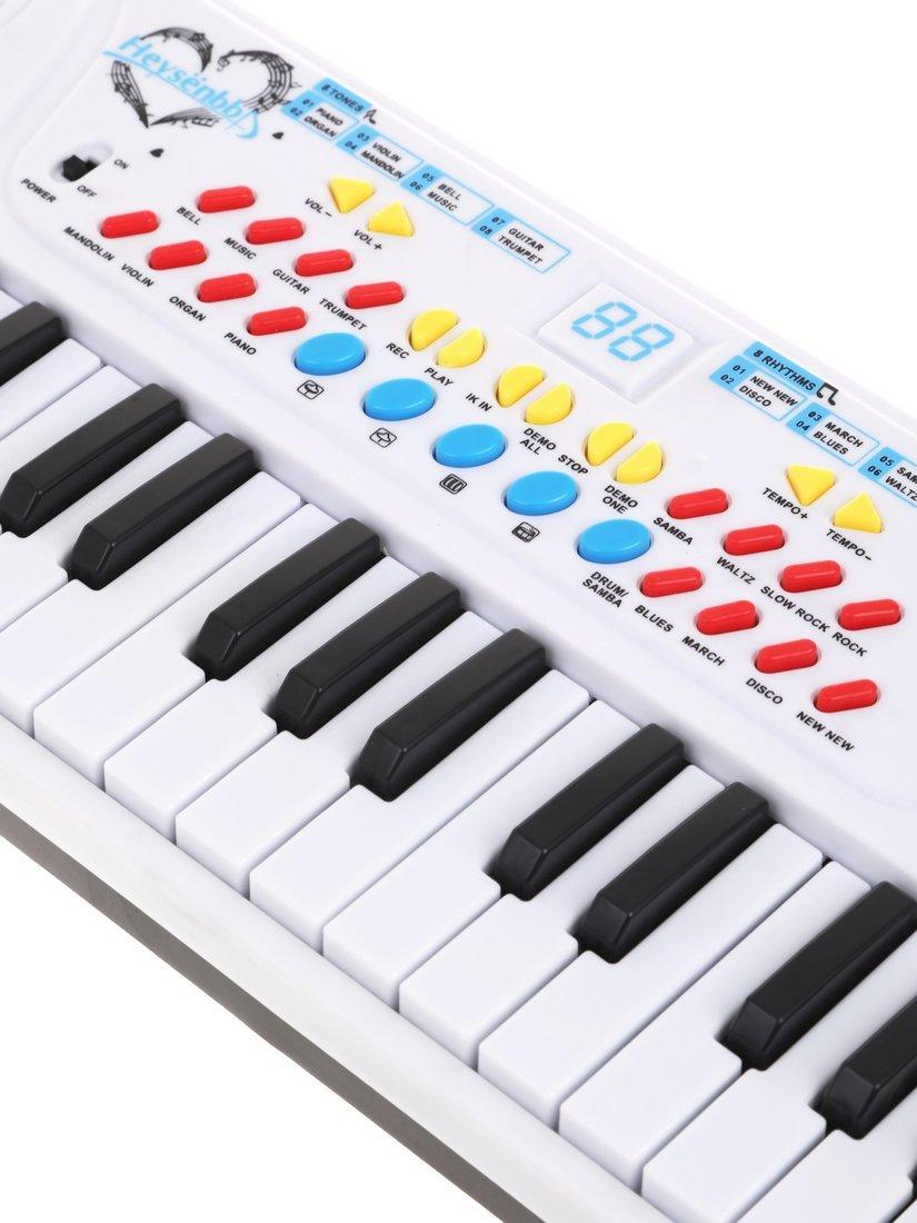 Музыкальный инструмент: Синтезатор, 37 клавиш, микрофон, USB кабель, эл. пит.
ААх3 не вх. в комплект, коробка